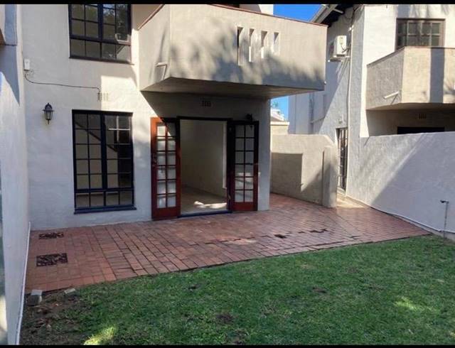 2 BEDROOM TOWNHOUSE FOR SALE IN UMHLANGA CENTRAL